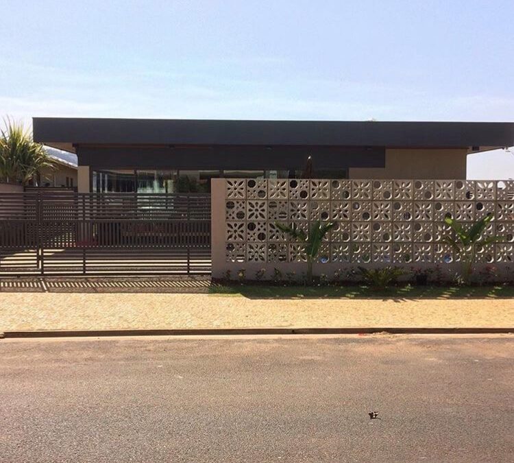 arquitetura bioclimática​: fachada com cobogós